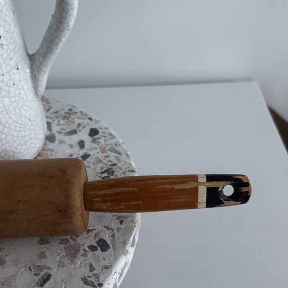 Classic Vintage Chippy Wooden Rolling Pin - Picture 4 of 8